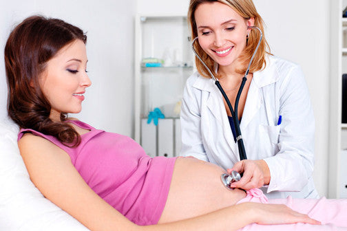 ¿Qué esperar de tu primer consulta prenatal?